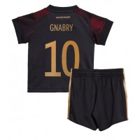 Deutschland Serge Gnabry #10 Fußballbekleidung Auswärtstrikot Kinder WM 2022 Kurzarm (+ kurze hosen)